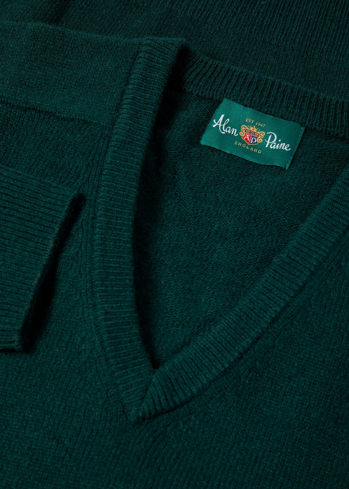 Hampshire Lambswool Jumper in Tartan Green - Classic Fit
