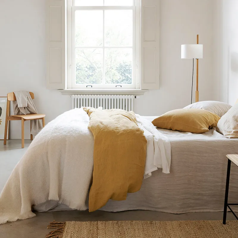 Mohair blanket chalk