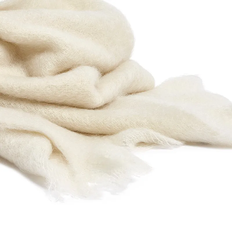 Mohair blanket chalk