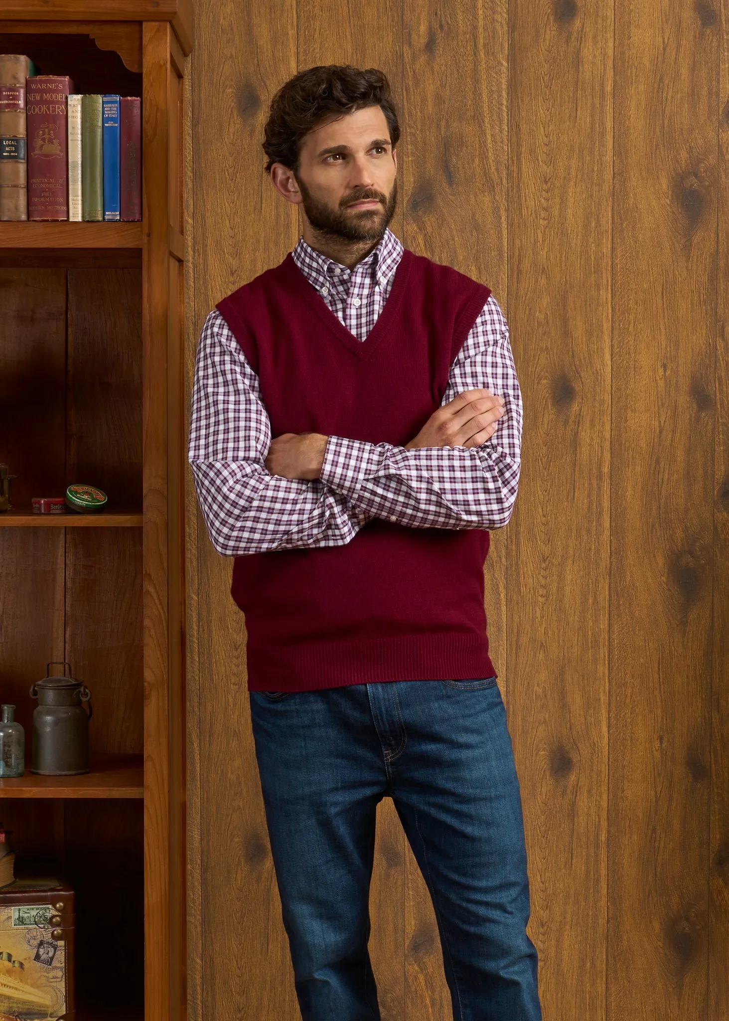 Norfolk Men's Lambswool Slipover in Bordeaux - Classic Fit