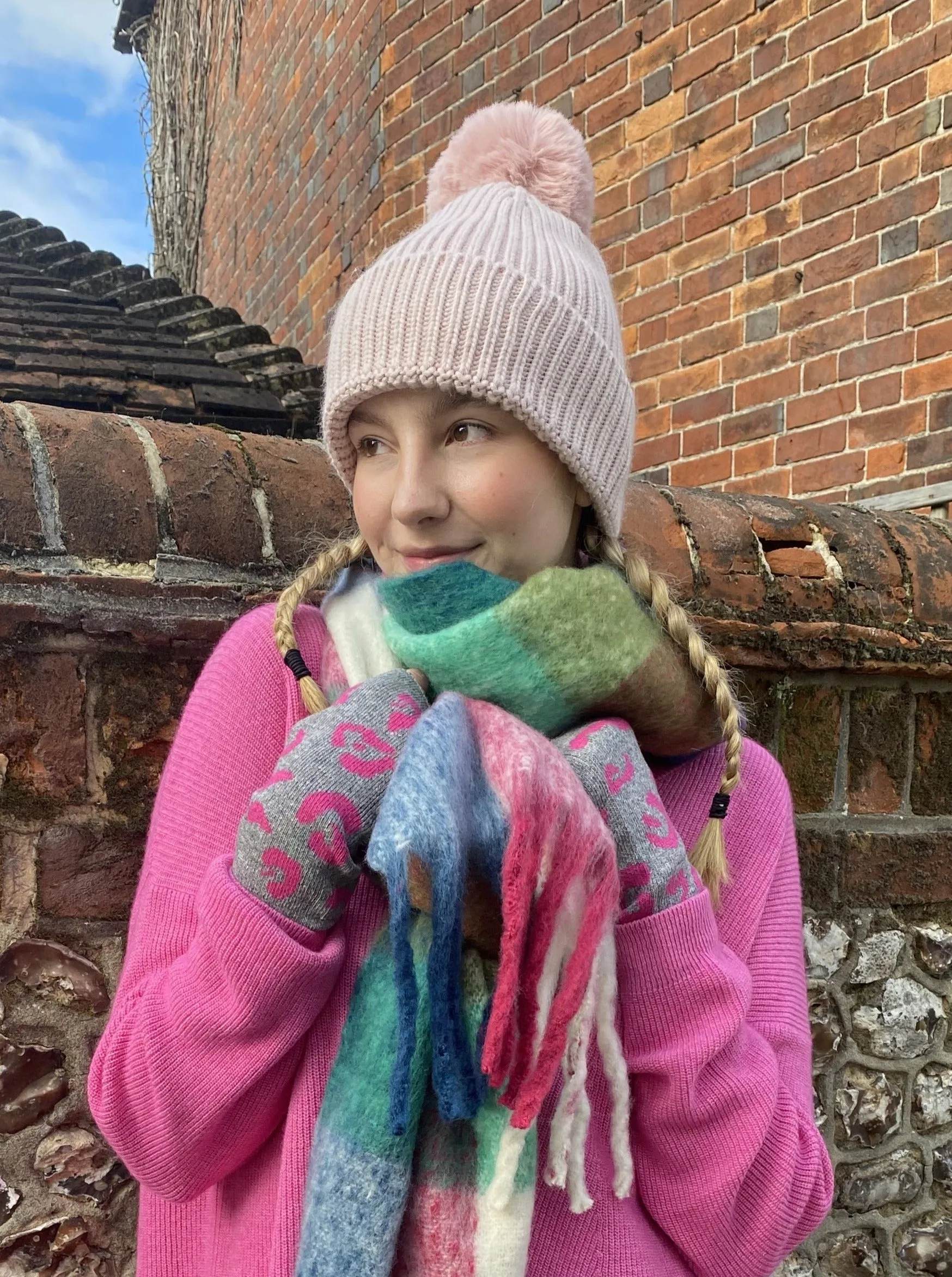 Super Soft Chunky Cashmere Hat with Pom Pom in Dusty Pink