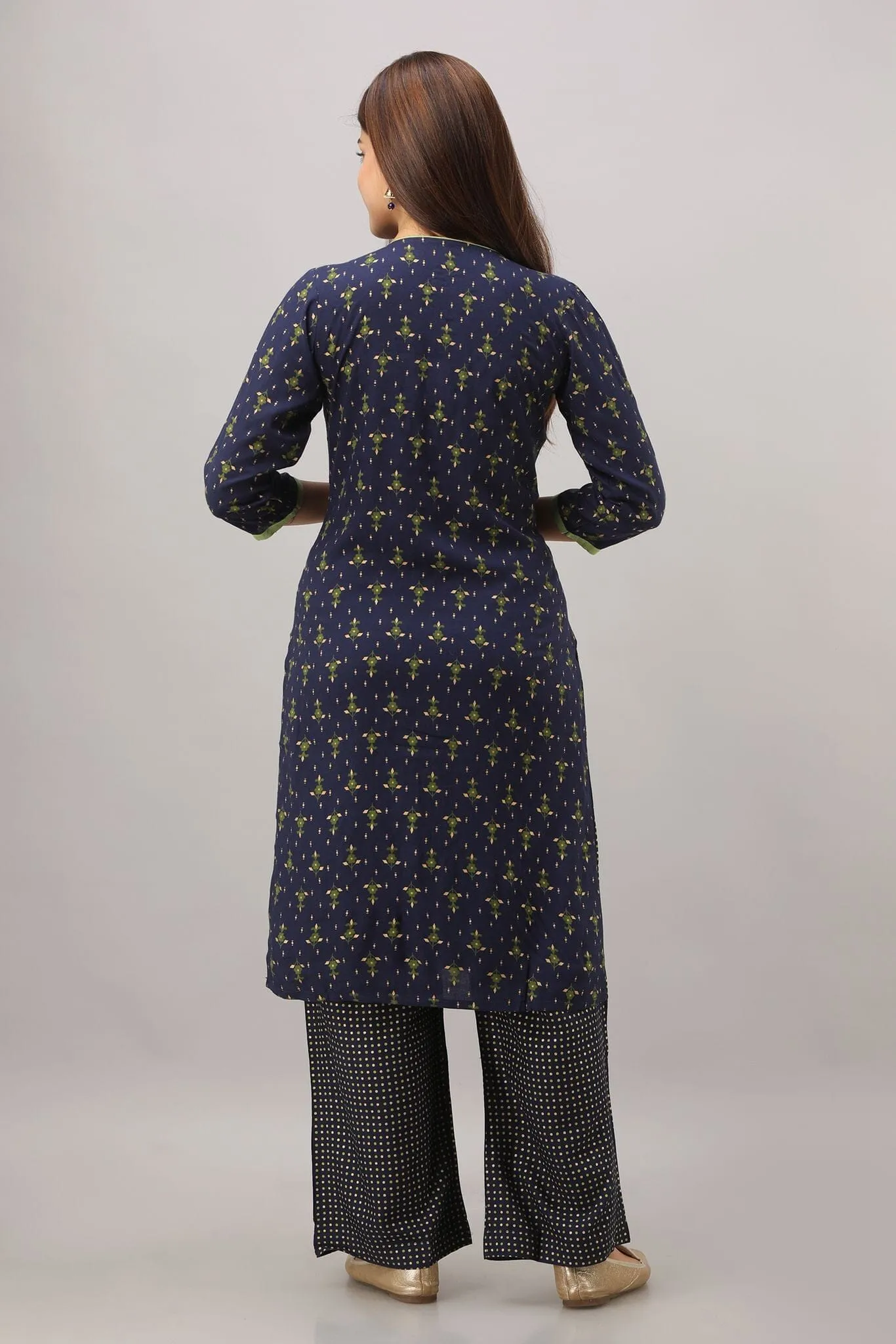 SVARCHI Women's Rayon Geometric Printed Straight Kurta (Dark Blue)